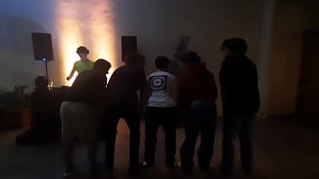 Meninos gostosos virgens rebolam a bumbum