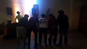 Meninos gostosos virgens rebolam a bumbum