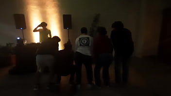 Meninos gostosos virgens rebolam a bumbum