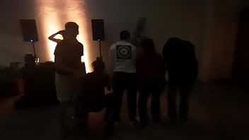 Meninos gostosos virgens rebolam a bumbum