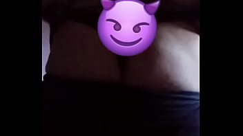 Moviendo el culito y ganas de montar