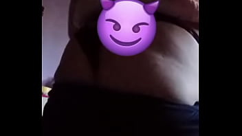 Moviendo el culito y ganas de montar