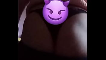 Moviendo el culito y ganas de montar