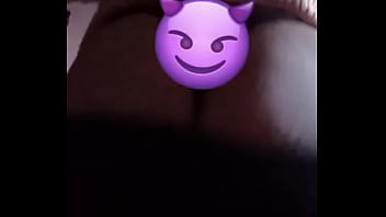 Moviendo el culito y ganas de montar