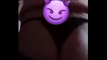 Moviendo el culito y ganas de montar Moviendo el culito y ganas de montar