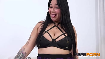 Melany has come to pepeporn because those giant tits must be shown to the world