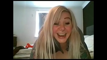 Wow amazing chubby babe got a lot tip with her show