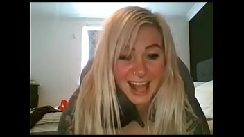 Wow amazing chubby babe got a lot tip with her show