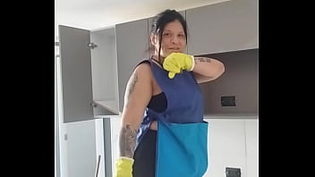 Mi jefe me pide que le chupe la polla y en mi trabajo