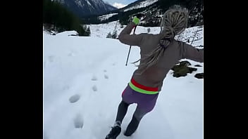 My first run in the snow ️ ️what's your favorite winter activity #firstsnow #run #wintervibes #chillyad