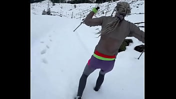 My first run in the snow ️ ️what's your favorite winter activity #firstsnow #run #wintervibes #chillyad