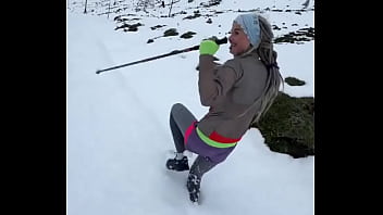 My first run in the snow ️ ️what's your favorite winter activity #firstsnow #run #wintervibes #chillyad