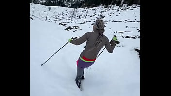 My first run in the snow ️ ️what's your favorite winter activity #firstsnow #run #wintervibes #chillyad