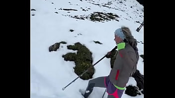 My first run in the snow ️ ️what's your favorite winter activity #firstsnow #run #wintervibes #chillyad