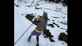 My first run in the snow ️ ️what's your favorite winter activity #firstsnow #run #wintervibes #chillyad