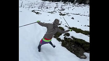 My first run in the snow ️ ️what's your favorite winter activity #firstsnow #run #wintervibes #chillyad