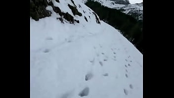 My first run in the snow ️ ️what's your favorite winter activity #firstsnow #run #wintervibes #chillyad