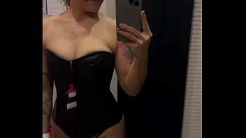 Un essayage vraiment au top deviens fan pour profiter des vidéos solo porn et