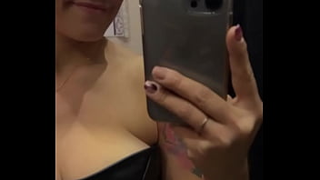 Un essayage vraiment au top deviens fan pour profiter des vidéos solo porn et