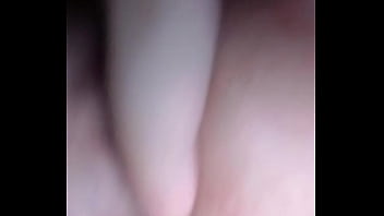 Pau no cu do umbigo da novinha