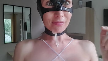 Ca c'est une vrai éjac faciale avec du bon sperme bien épais qui sort d'une