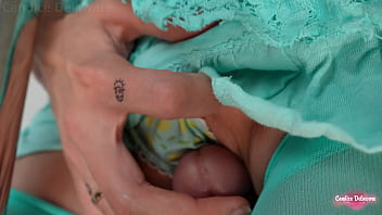 Warning this pervert penetrates girls on the bus from behind