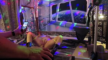 Wife Shows Pussy thumbnail