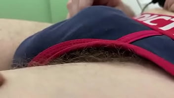 Adoro pentelhos ele jogando nintendo switch e eu brincando com o seu mato