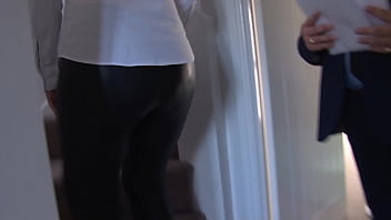 Estate agent mrporkpie lets tenant have the house with no deposit