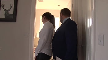 Estate agent mrporkpie lets tenant have the house with no deposit