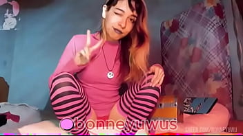 Bonneyuwu 7 31 mostrando mi cajita