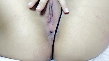 Me follo a mi hermanastra en el armario para que no nos vean