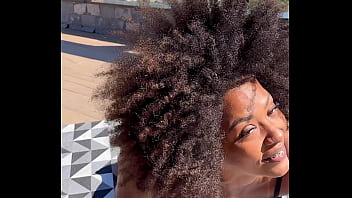 Eu só me alongando e ele já cheio de más intenções imaginando mil coisas