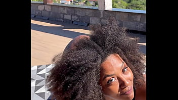 Eu só me alongando e ele já cheio de más intenções imaginando mil coisas