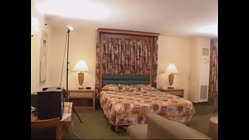 Slut shakes an old cock in a tight gap to a bright orgasm