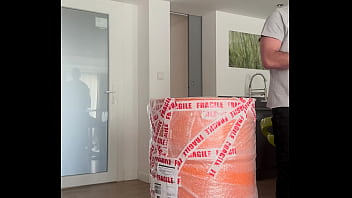 Hello la team nouvelle vidéo nouveau prank cette fois ci je piège un