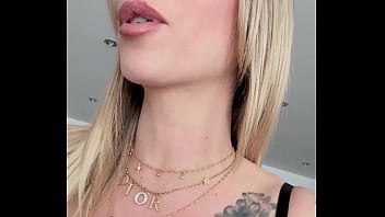 Hello la team nouvelle vidéo nouveau prank cette fois ci je piège un