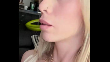 Hello la team nouvelle vidéo nouveau prank cette fois ci je piège un