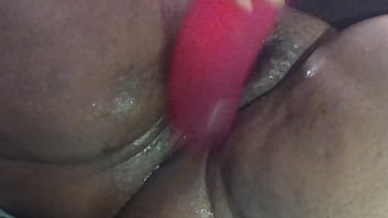 Ladywetwetamazing pussy play