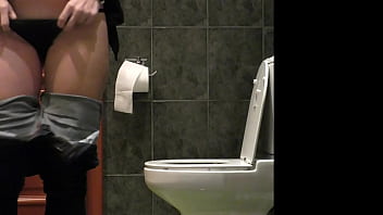 B round ass and hairy pussy