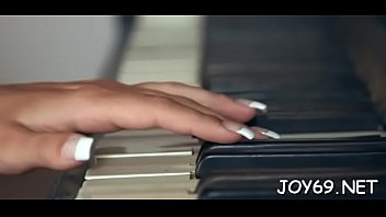 Solo gal rubs cum hole thoroughly