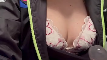 家に誰もいない内に透明の極太ディルドでイキまくりました