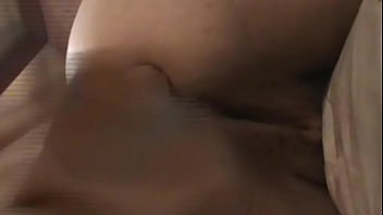 Esposa com brinquedo no