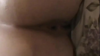 Esposa com brinquedo no