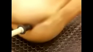 Hace rico sexo anal el solo