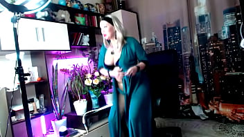 Aimeeparadise aka aimee hot milf & huge giant dildo