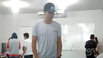 Descolado adquirindo e namorado corno grava