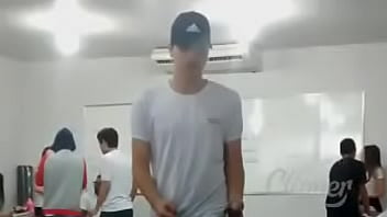 Descolado adquirindo e namorado corno grava