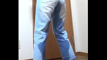 お兄ちゃんがトイレ使ってるせいでおもらししてしまった妹 お兄ちゃんがトイレ使ってるせいでおもらししてしまった妹