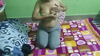 Vibrator se bujhai choot ki pyaas Vibrator se bujhai choot ki pyaas